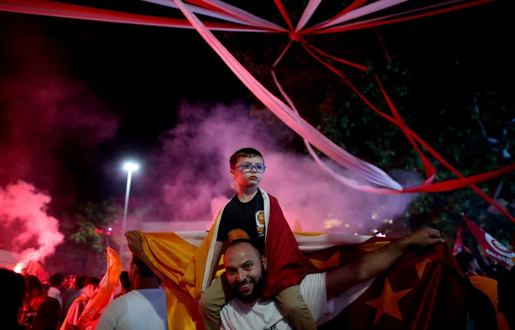 Bursa'da Galatasaray'ın şampiyonluk coşkusu zirve yaptı