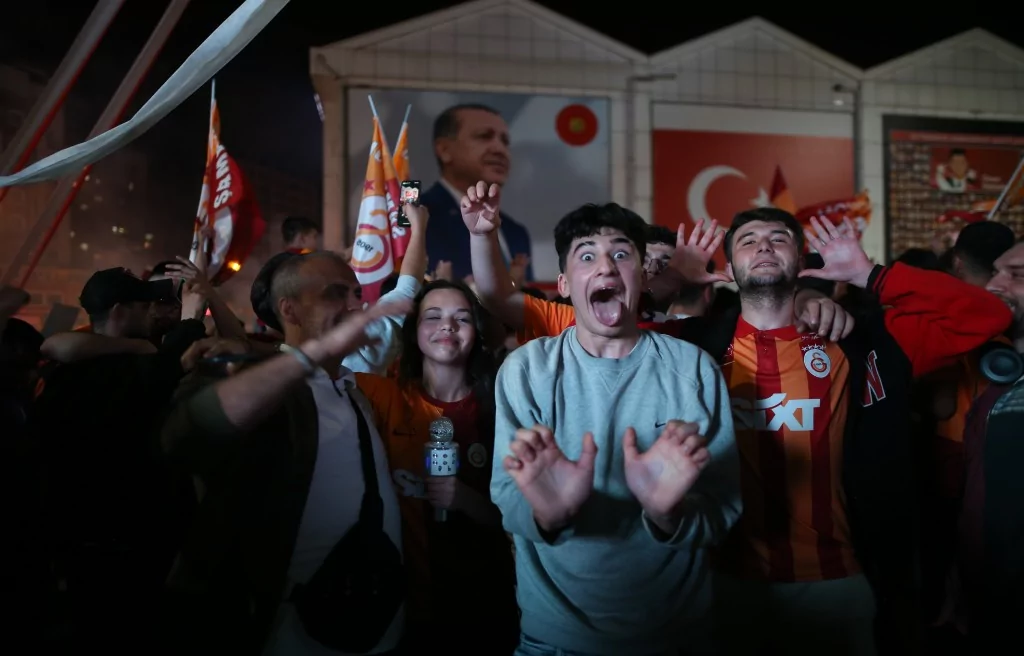 Bursa'da Galatasaray'ın şampiyonluk coşkusu zirve yaptı