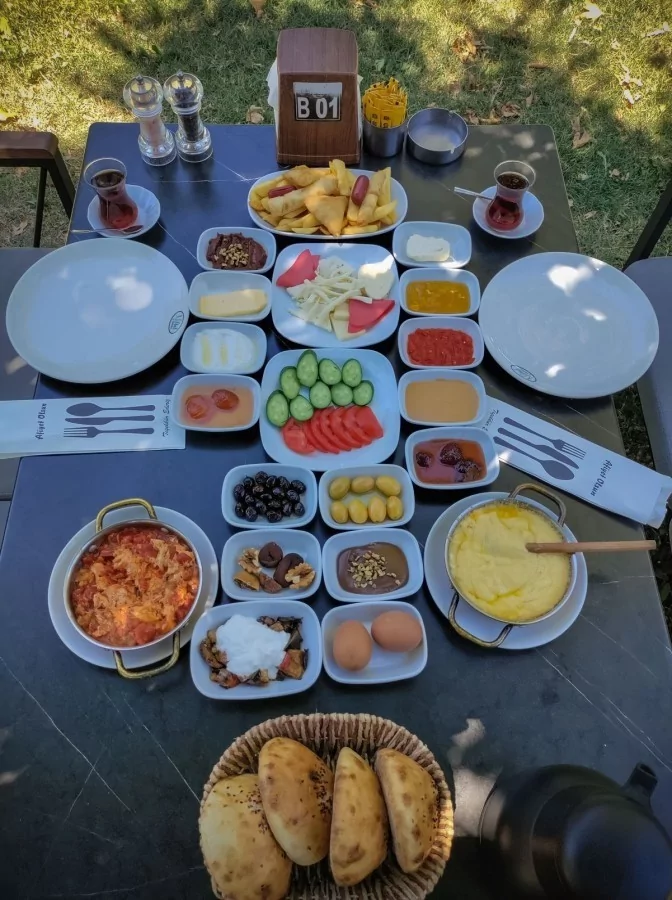 Bursa'da kahvaltı fiyatları cep yakıyor! (Bursa kahvaltı fiyatları güncel)