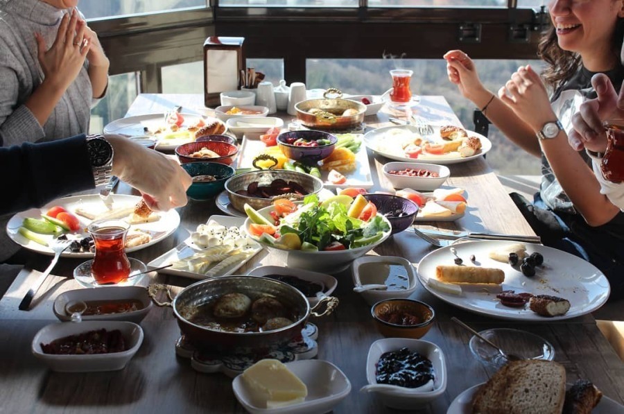 Bursa'da kahvaltı fiyatları cep yakıyor! (Bursa kahvaltı fiyatları güncel)