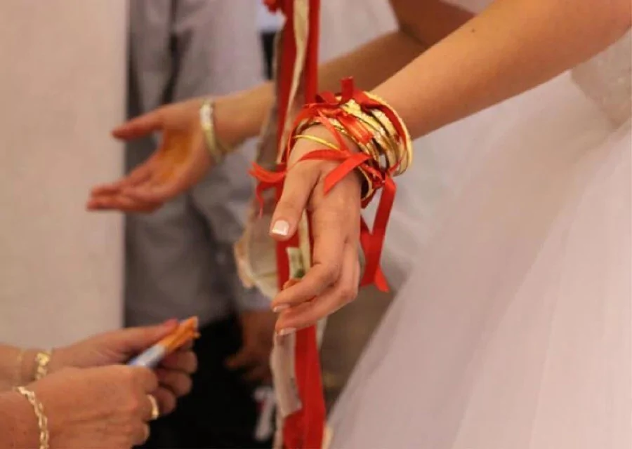 Düğün takıları damadın mı, gelinin mi?