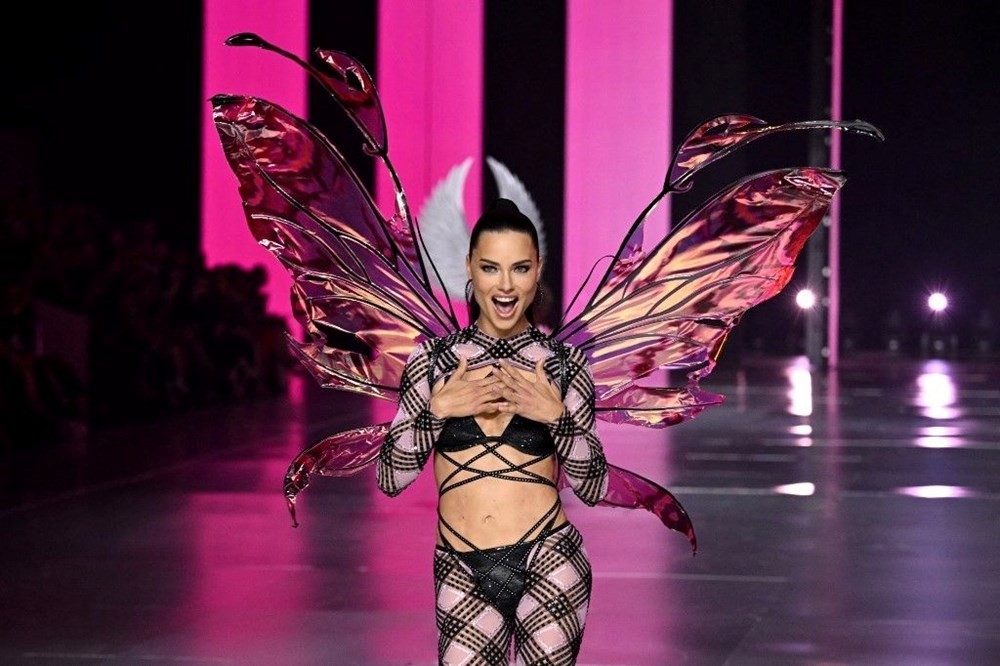 Victoria's Secret defilesi 6 yıl sonra geri döndü