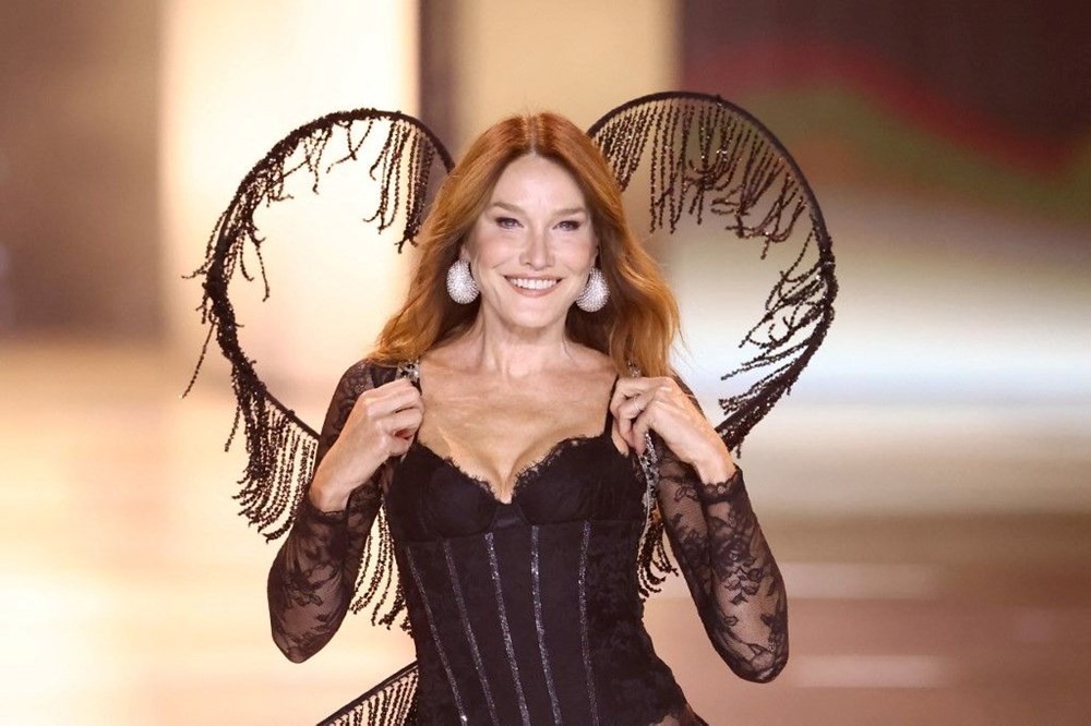 Victoria's Secret defilesi 6 yıl sonra geri döndü