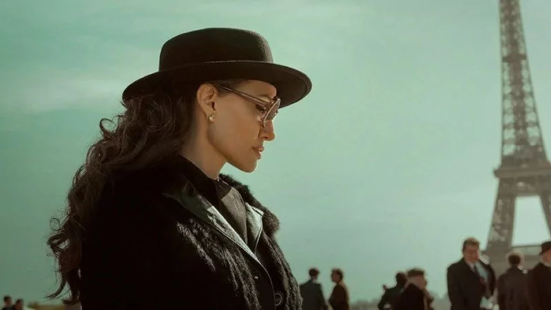 Haluk Bilginer ile Angelina Jolie'nin başrolde olduğu Maria filminden yeni kareler