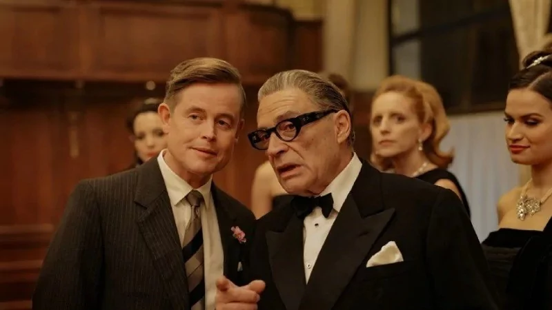 Haluk Bilginer ile Angelina Jolie'nin başrolde olduğu Maria filminden yeni kareler