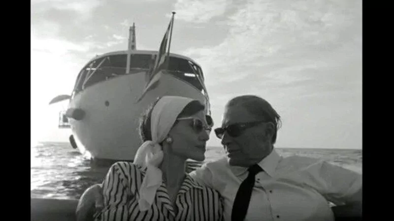 Haluk Bilginer ile Angelina Jolie'nin başrolde olduğu Maria filminden yeni kareler