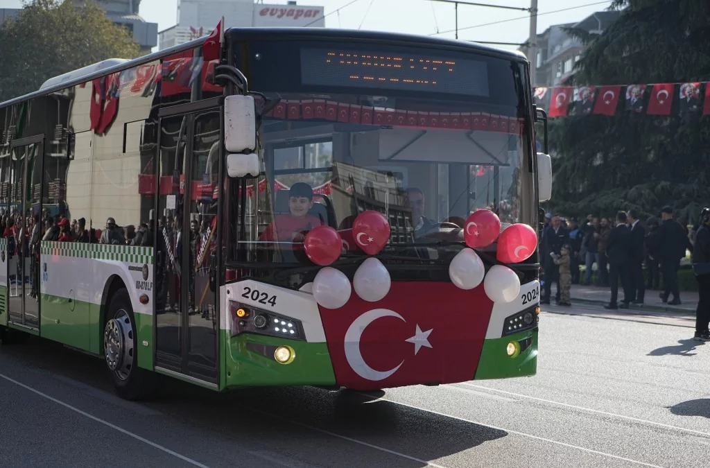 Bursa'da Cumhuriyet'in ilanının 101. yılı coşkuyla kutlandı