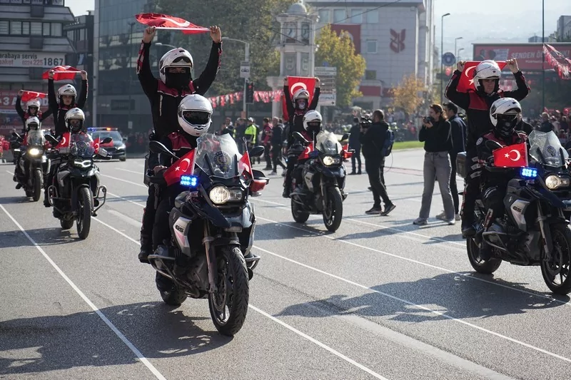Bursa'da Cumhuriyet'in ilanının 101. yılı coşkuyla kutlandı