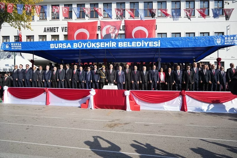 Bursa'da Cumhuriyet'in ilanının 101. yılı coşkuyla kutlandı