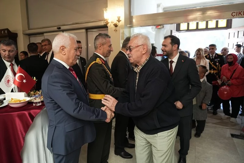 Bursa'da Cumhuriyet'in ilanının 101. yılı coşkuyla kutlandı