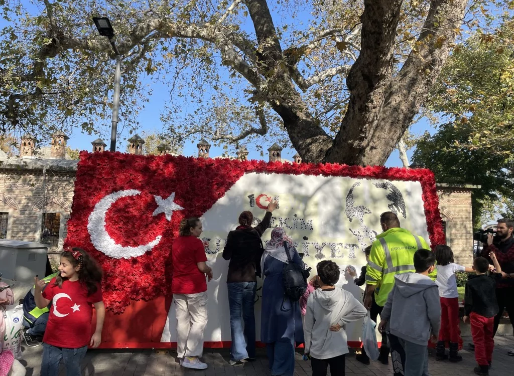 Bursa'da Cumhuriyet'in ilanının 101. yılı coşkuyla kutlandı