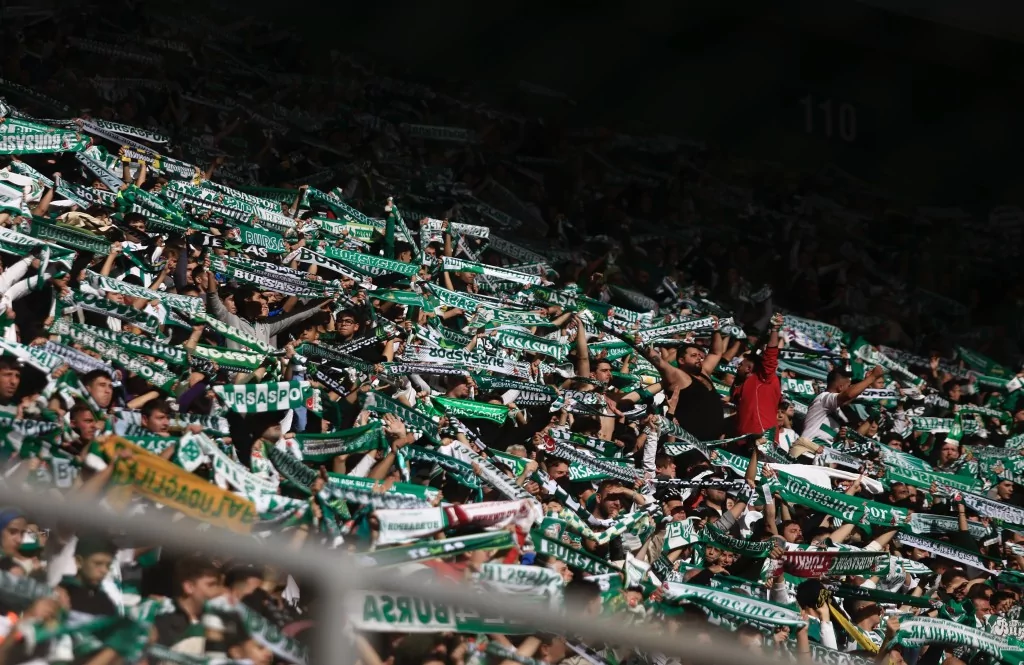 Bursaspor yeniden lider!