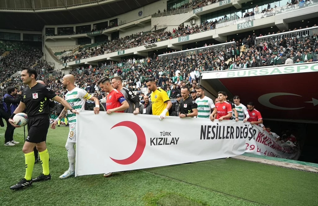 Bursaspor yeniden lider!