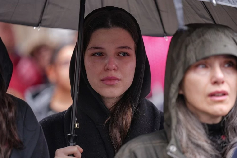 Anıtkabir ve Dolmabahçe'de hüzün: 7'den 70'e herkes Ata'sına koştu