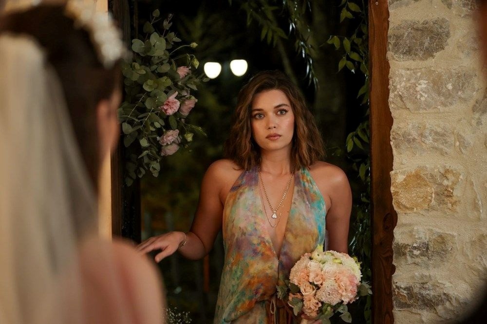 Afra Saraçoğlu imaj değiştirdi