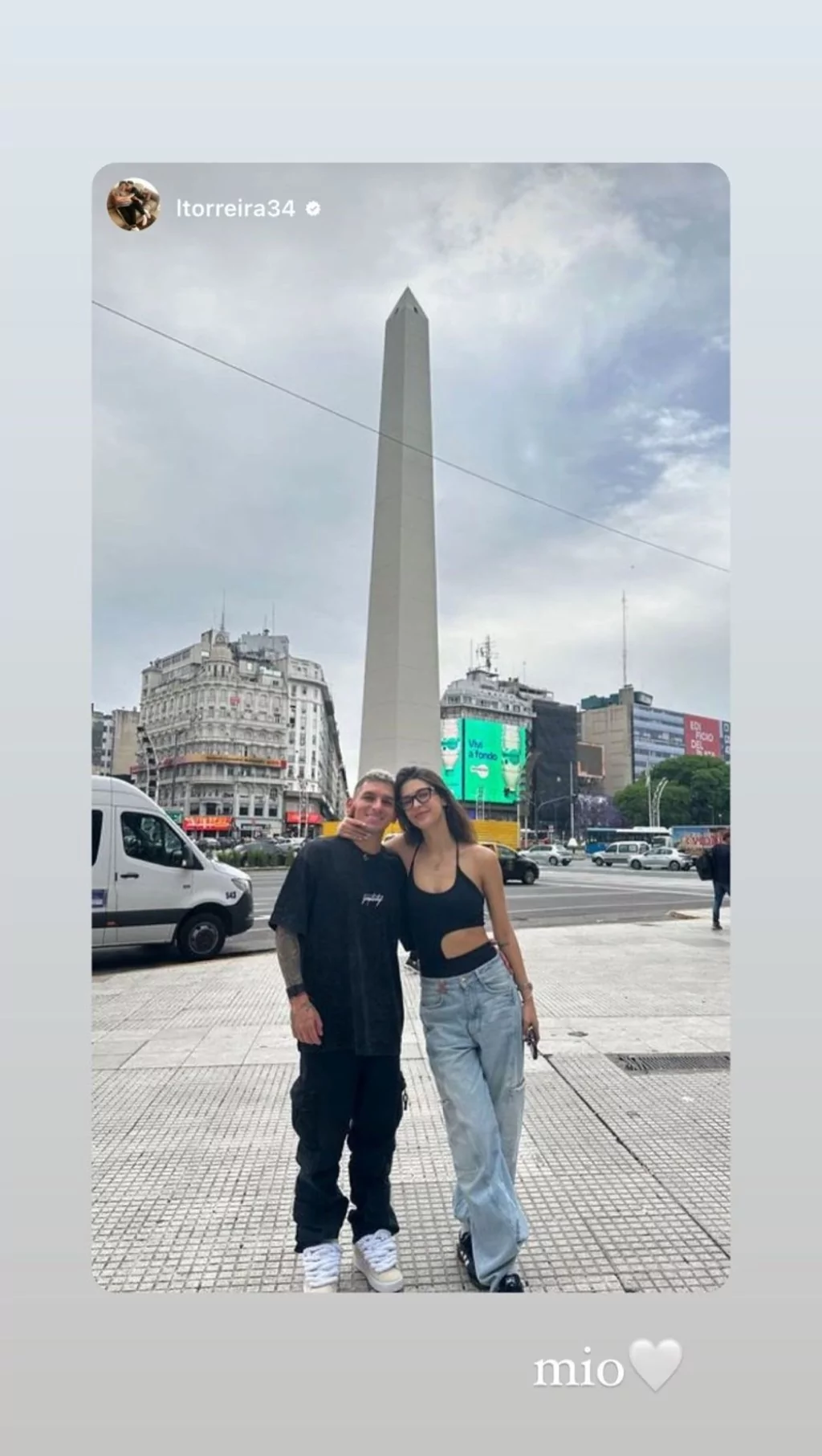 Torreira ve Devrim Özkan'dan aşk dolu pozlar