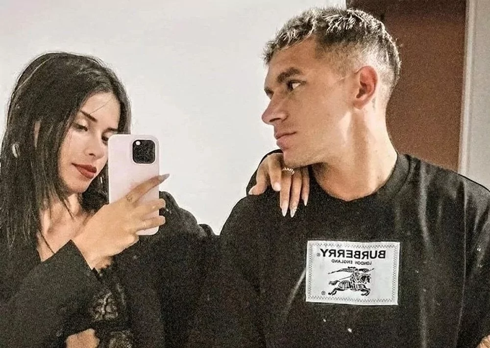 Torreira ve Devrim Özkan'dan aşk dolu pozlar