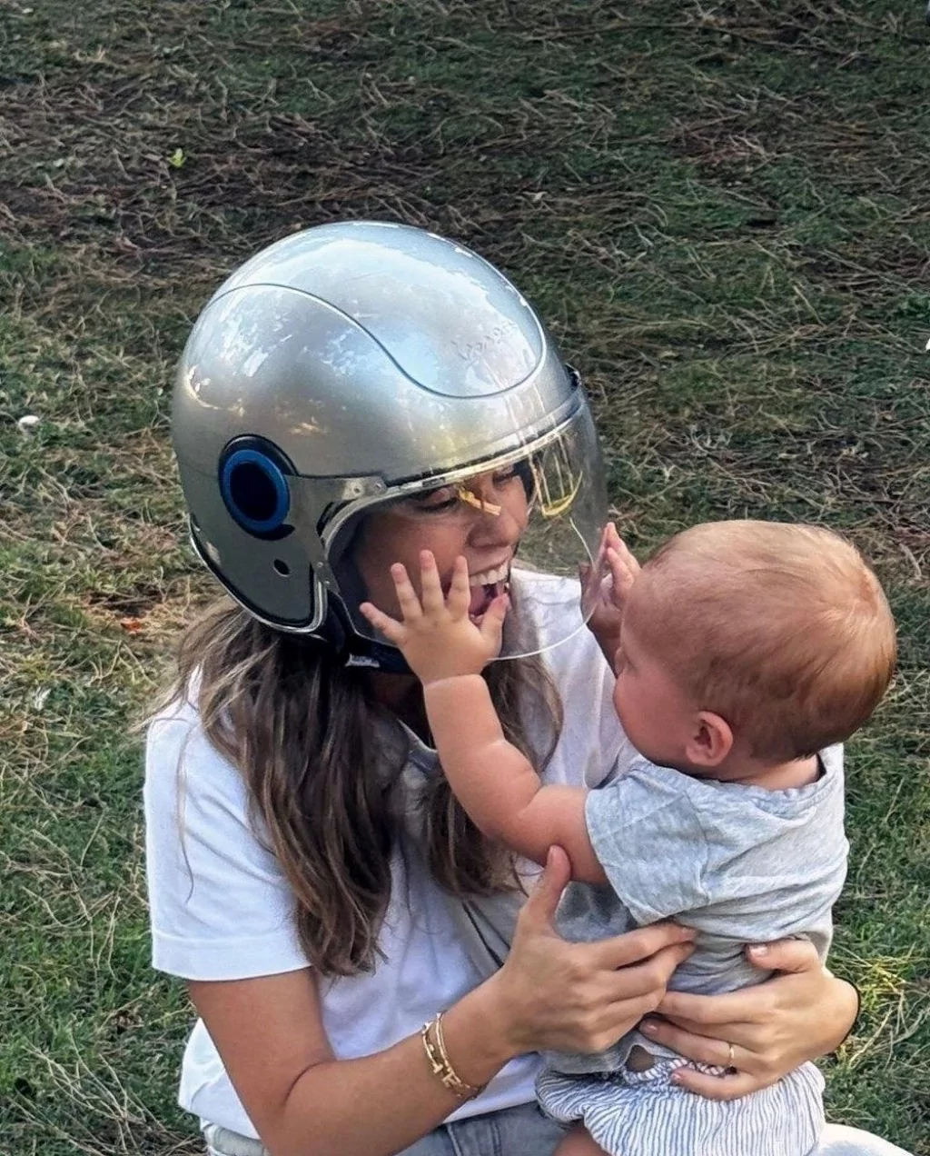 Aslı Enver ve Berkin Gökbudak evlilik yıl dönümünü kutladı