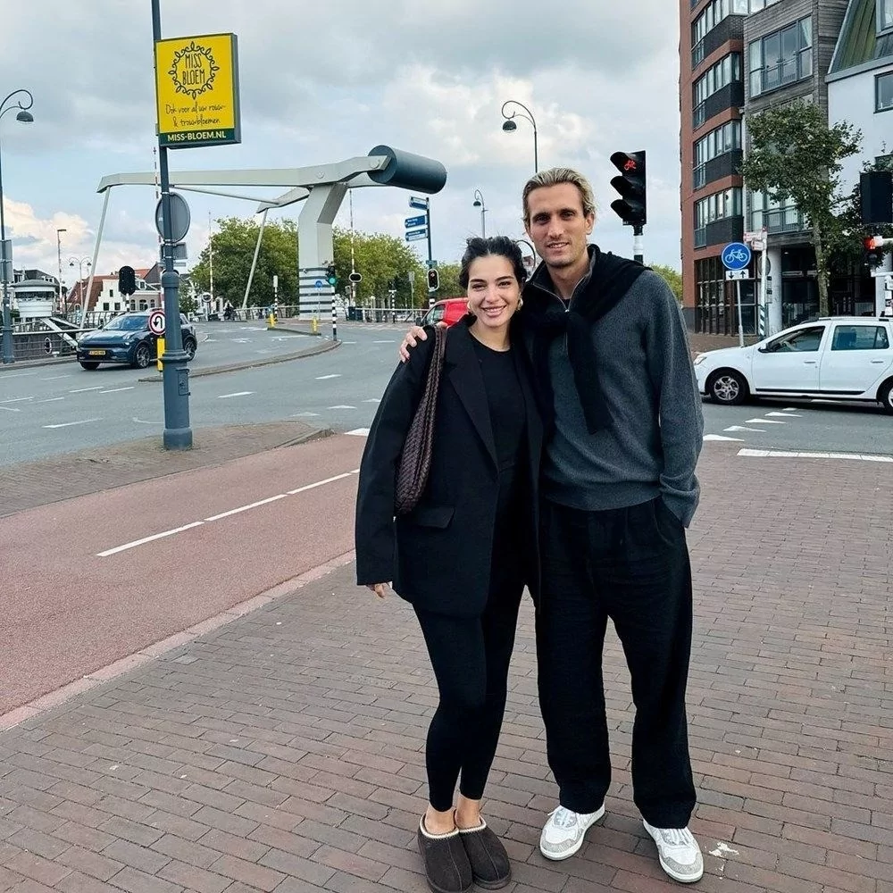 Melisa Aslı Pamuk hamile pozlarını paylaştı