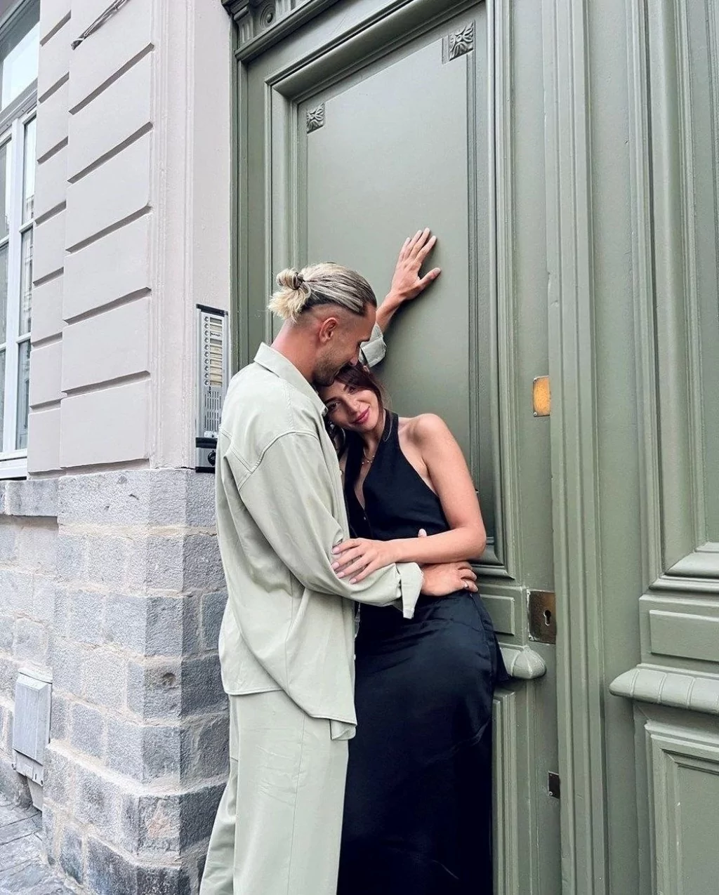 Melisa Aslı Pamuk hamile pozlarını paylaştı