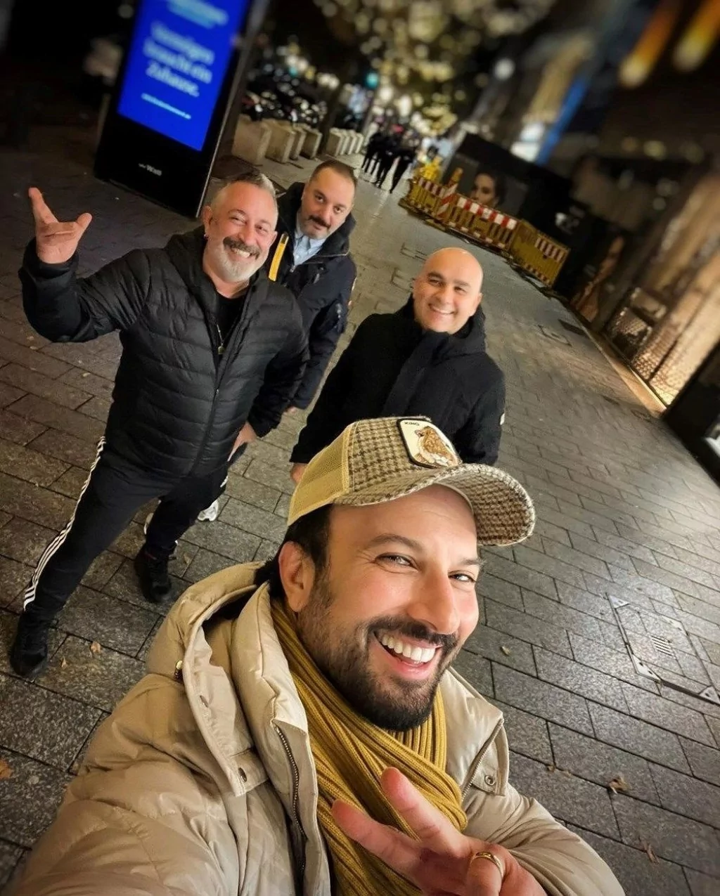 Cem Yılmaz: "Can arkadaşım Tarkan ve ailesine çok teşekkür ederim"