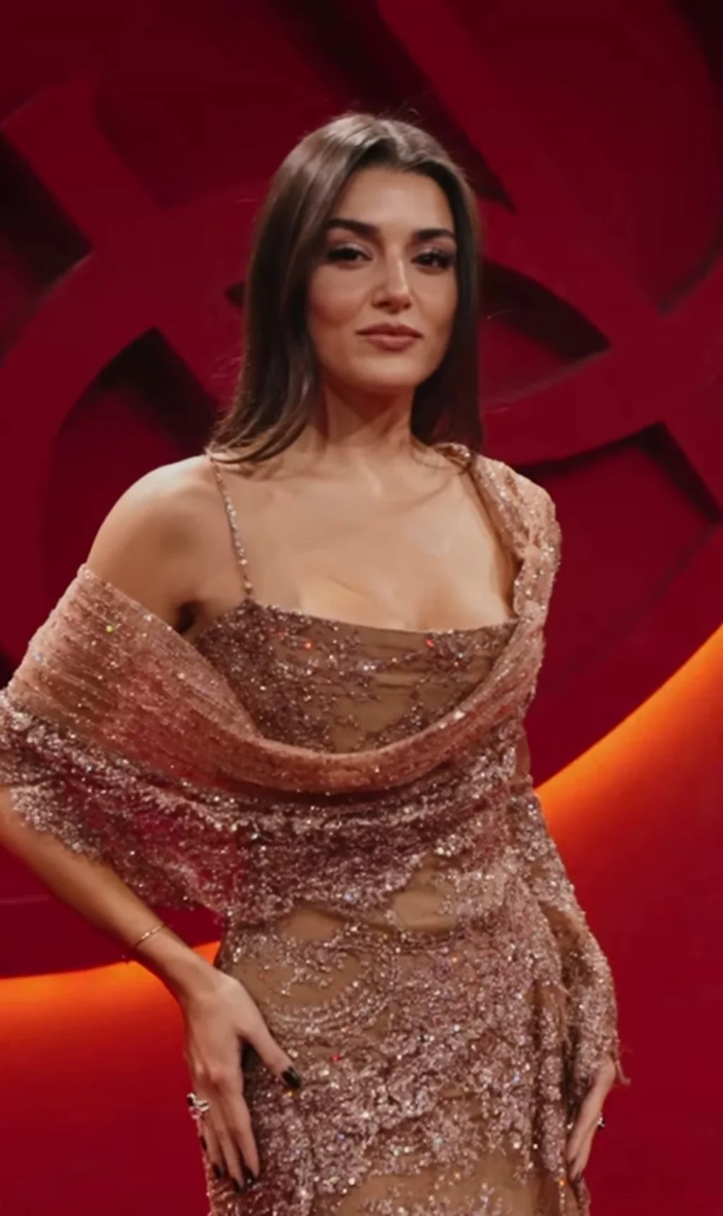 Hande Erçel, Hollywood yıldızları ile Riyad'da