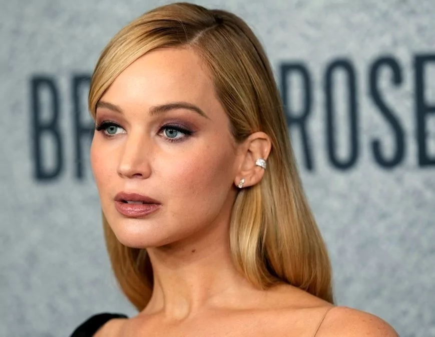 Jennifer Lawrence'ın hamilelik stiline beğeni yağmuru