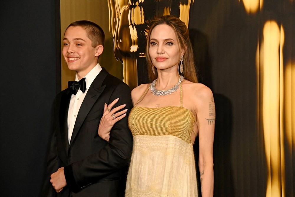 Angelina Jolie her yere çocuklarıyla gidiyor!