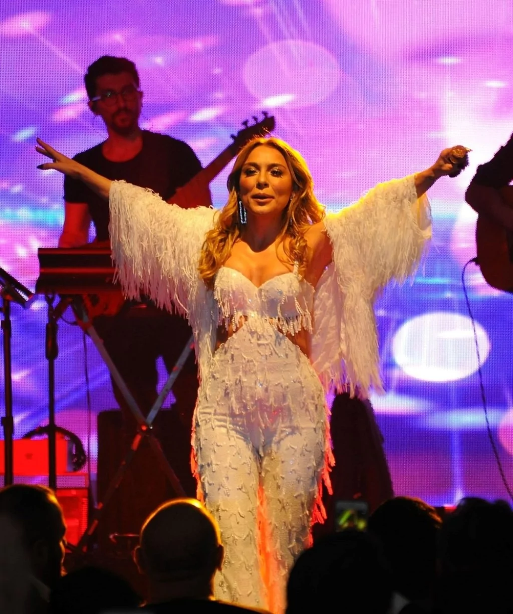 Ünlü sanatçılar yılbaşında nerede konser verecek?