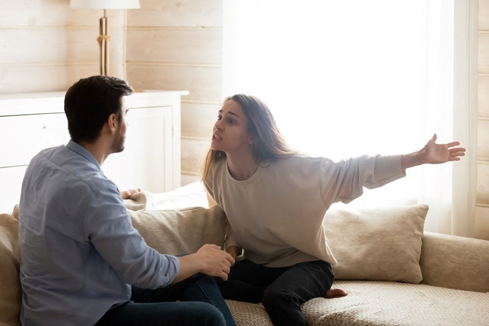 Partnerinizin sizi manipüle ettiğini gösteren işaretler, işte o 7 işaret...