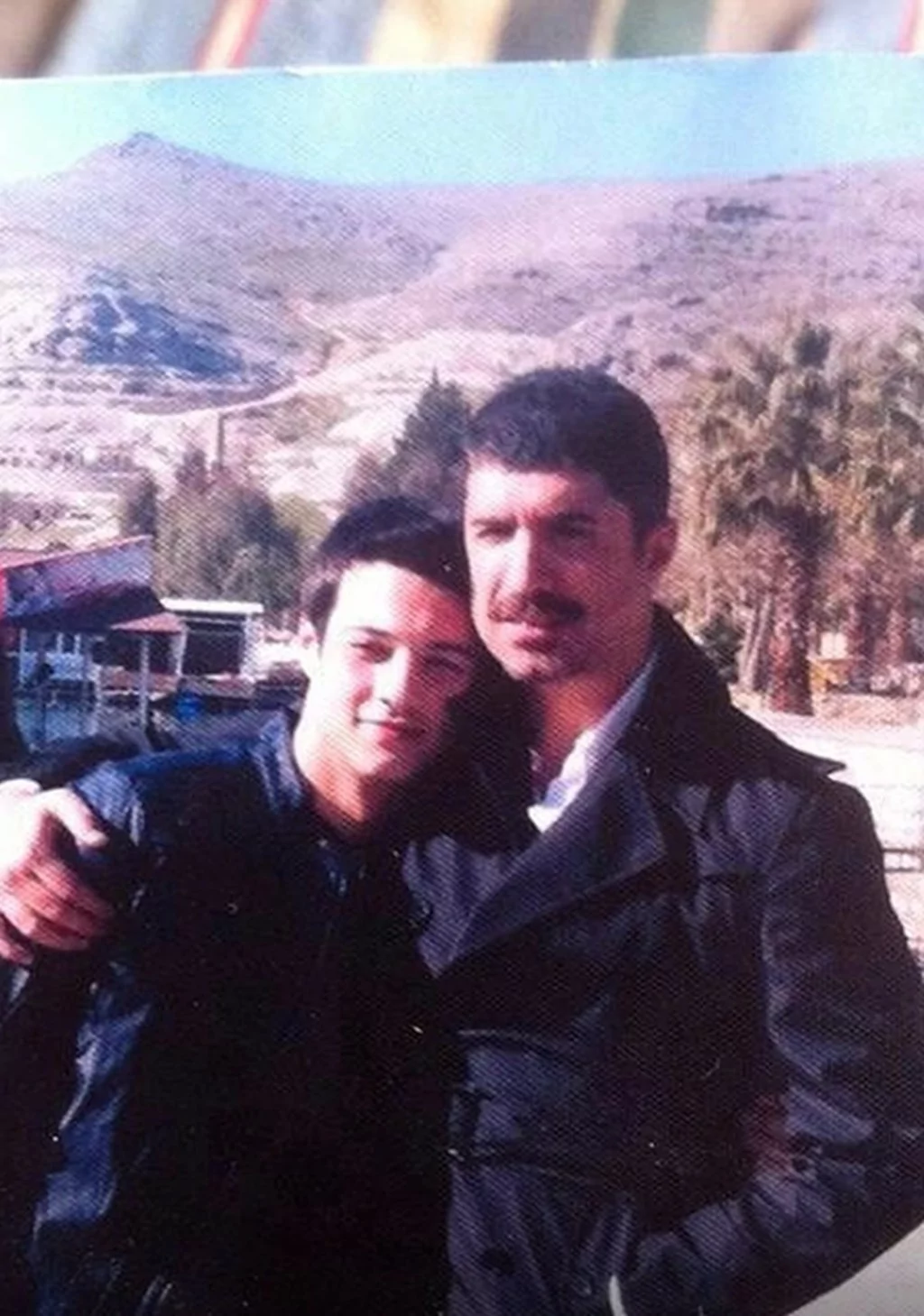 Yıllar sonra tekrar aynı dizide rol aldılar! Ünlülerin çocukluk halleri...