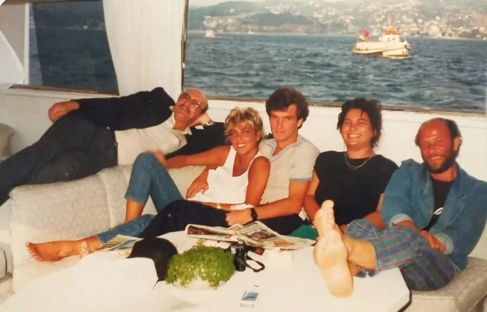 Yıllar sonra tekrar aynı dizide rol aldılar! Ünlülerin çocukluk halleri...