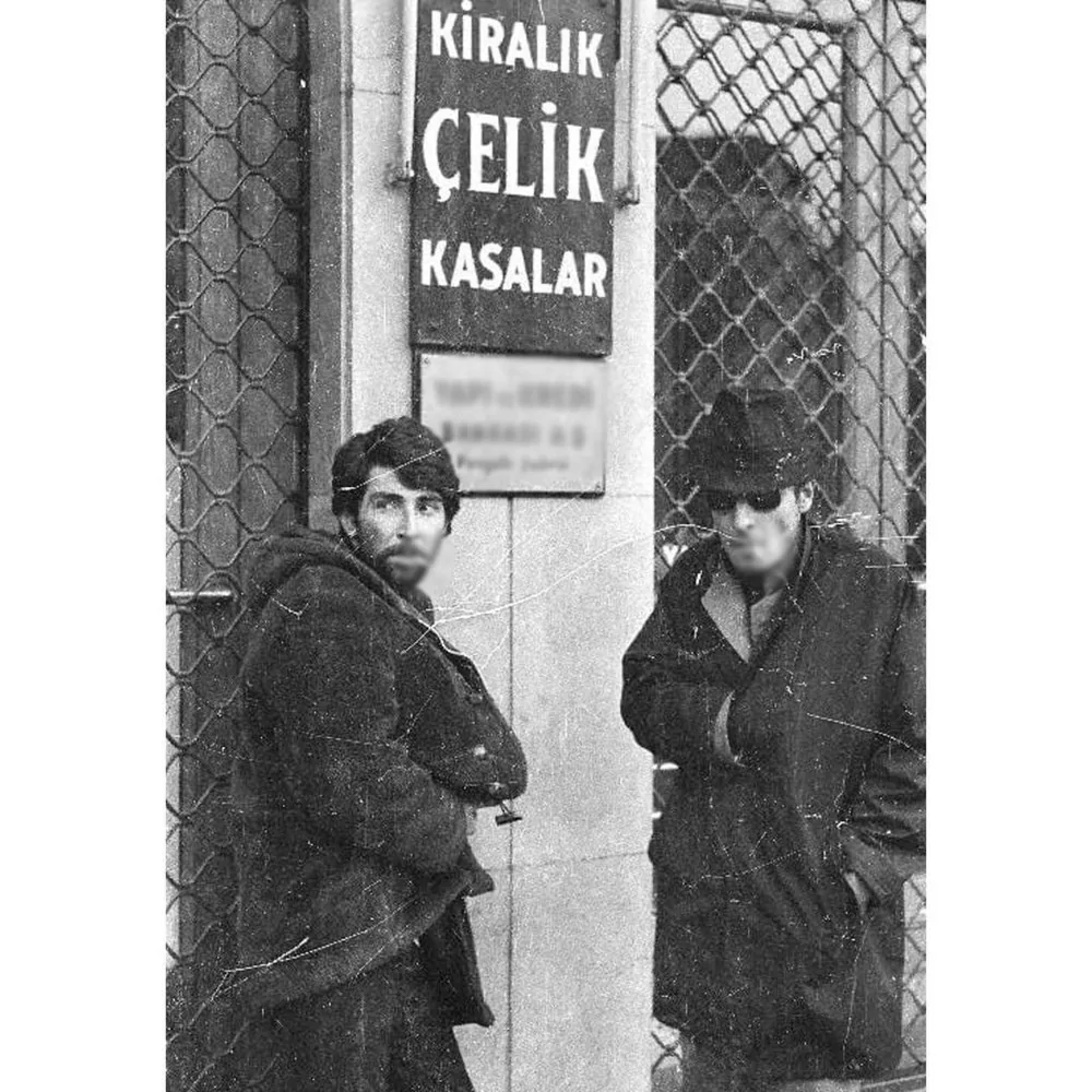 Yıllar sonra tekrar aynı dizide rol aldılar! Ünlülerin çocukluk halleri...