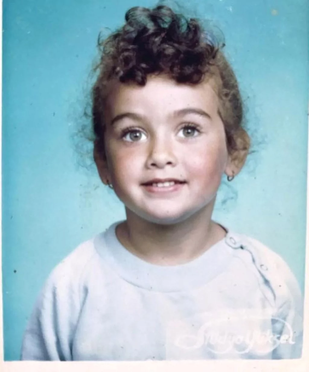 Yıllar sonra tekrar aynı dizide rol aldılar! Ünlülerin çocukluk halleri...