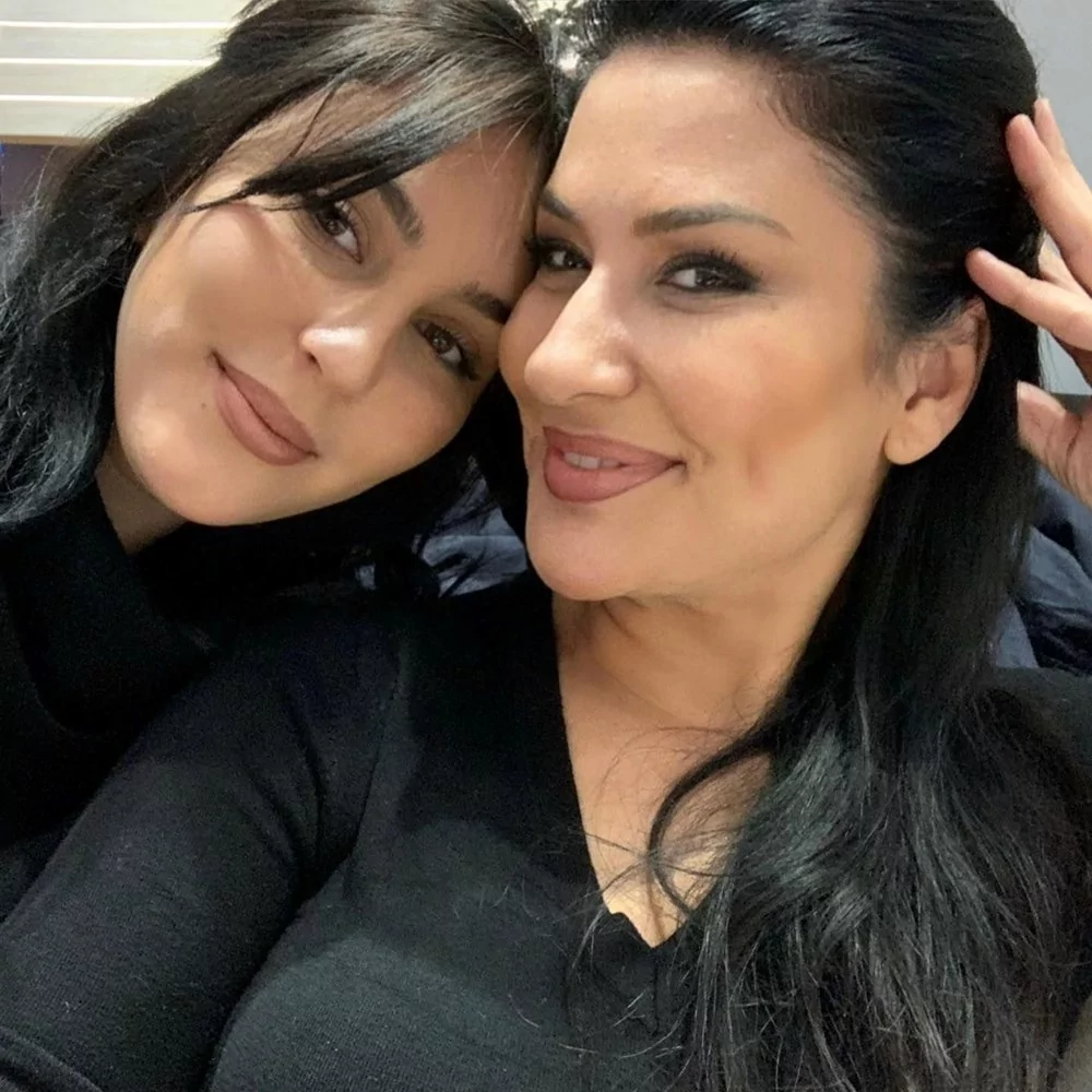 Yıllar sonra tekrar aynı dizide rol aldılar! Ünlülerin çocukluk halleri...