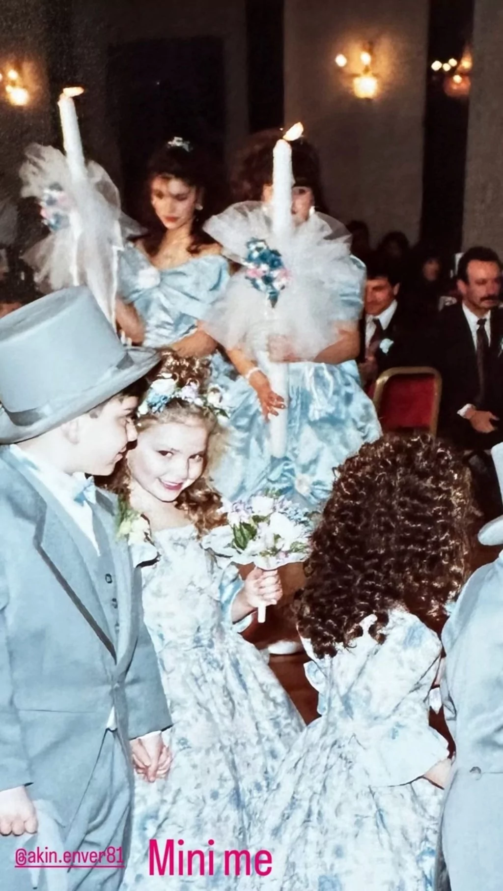 Yıllar sonra tekrar aynı dizide rol aldılar! Ünlülerin çocukluk halleri...