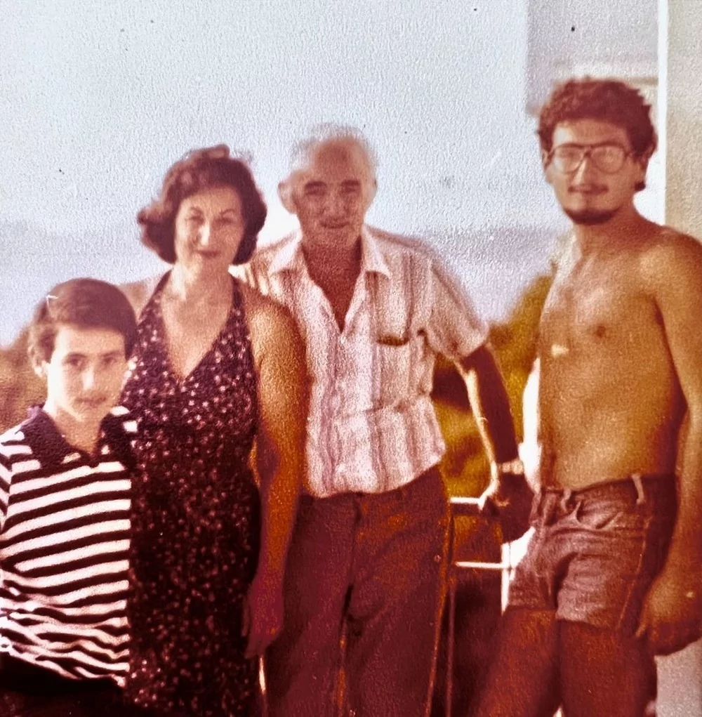 Yıllar sonra tekrar aynı dizide rol aldılar! Ünlülerin çocukluk halleri...