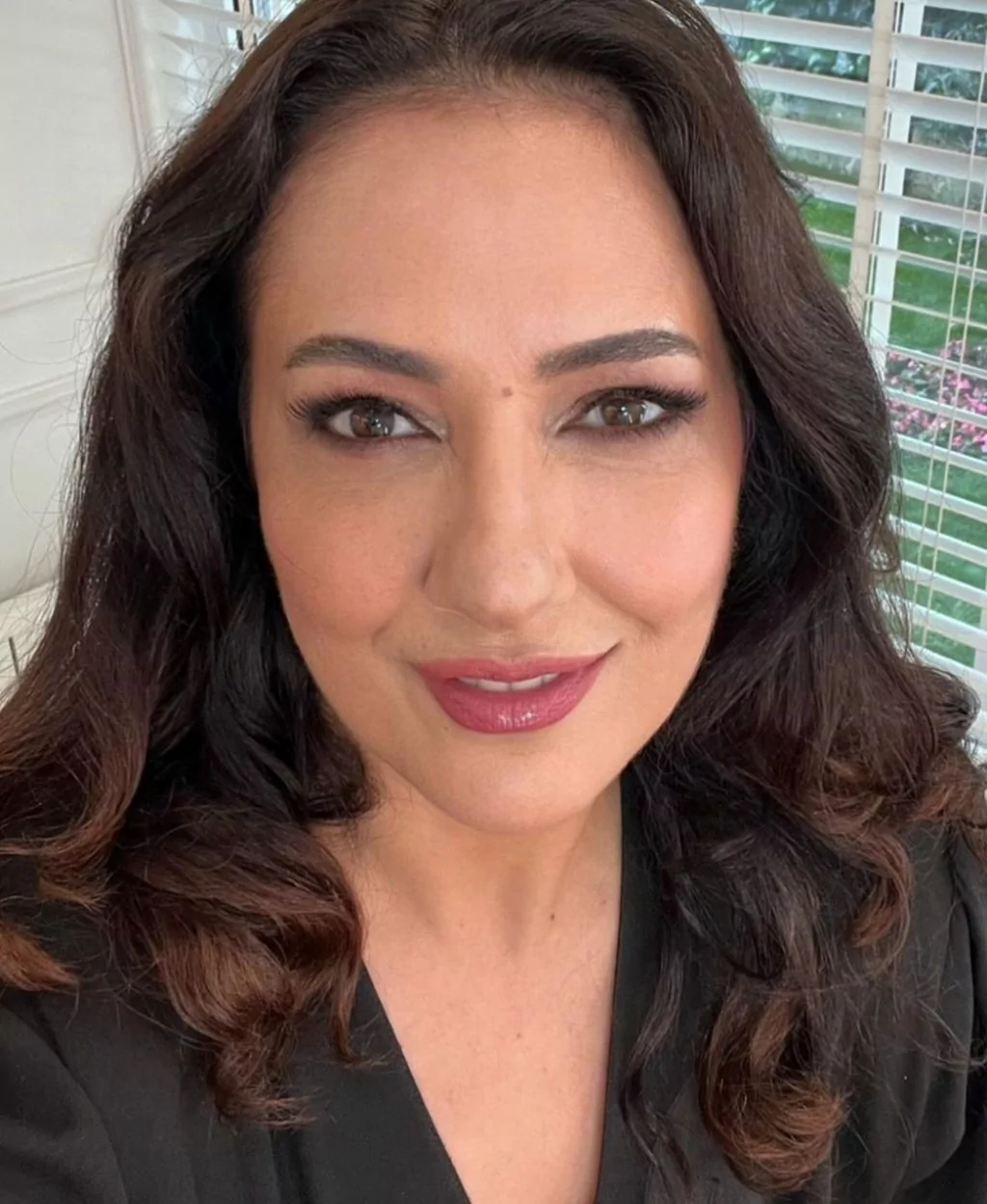 Yıllar sonra tekrar aynı dizide rol aldılar! Ünlülerin çocukluk halleri...