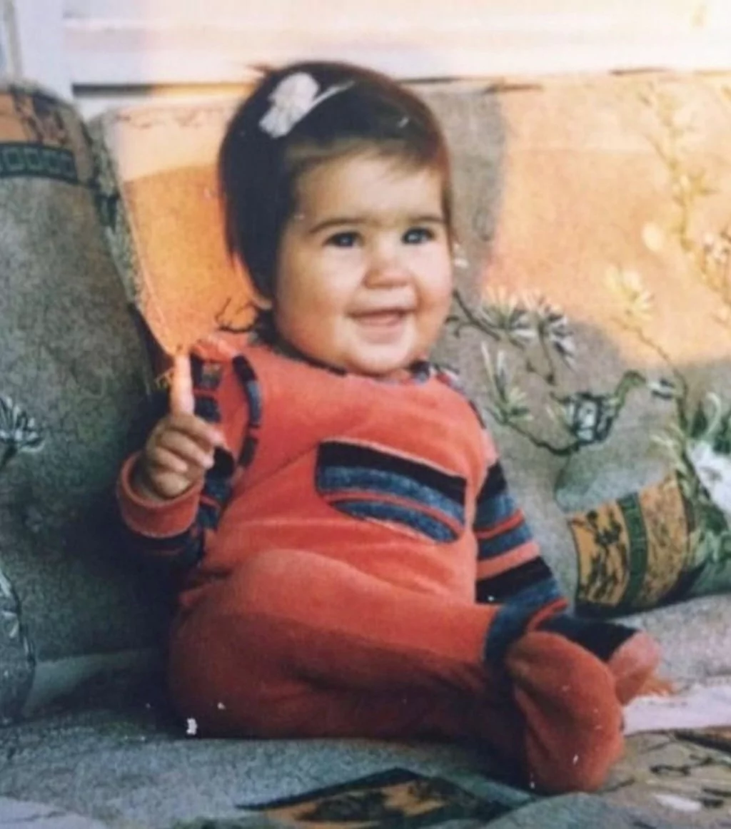 Yıllar sonra tekrar aynı dizide rol aldılar! Ünlülerin çocukluk halleri...