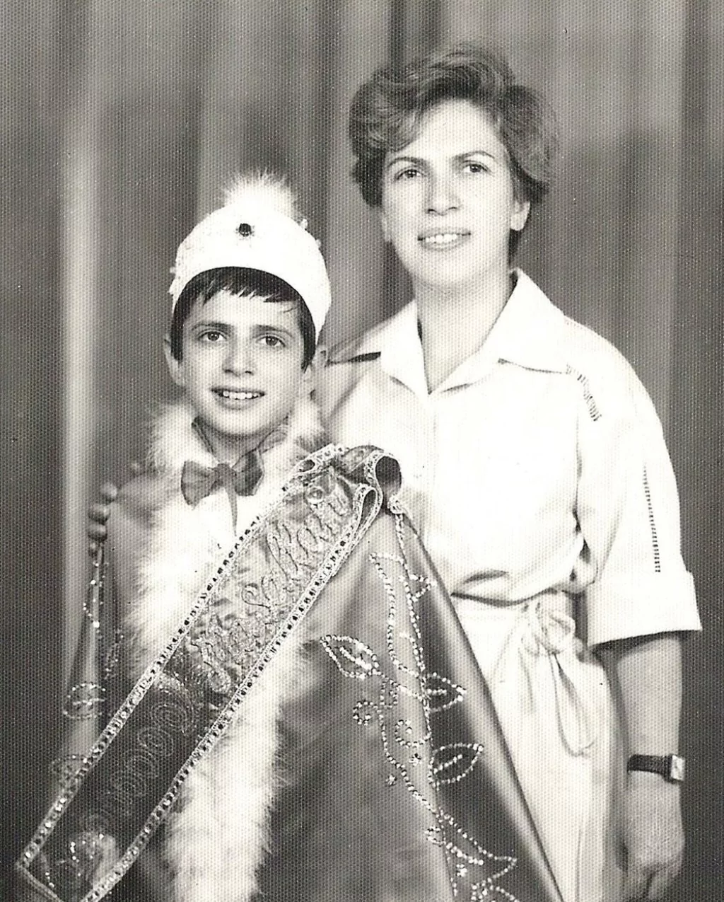 Yıllar sonra tekrar aynı dizide rol aldılar! Ünlülerin çocukluk halleri...