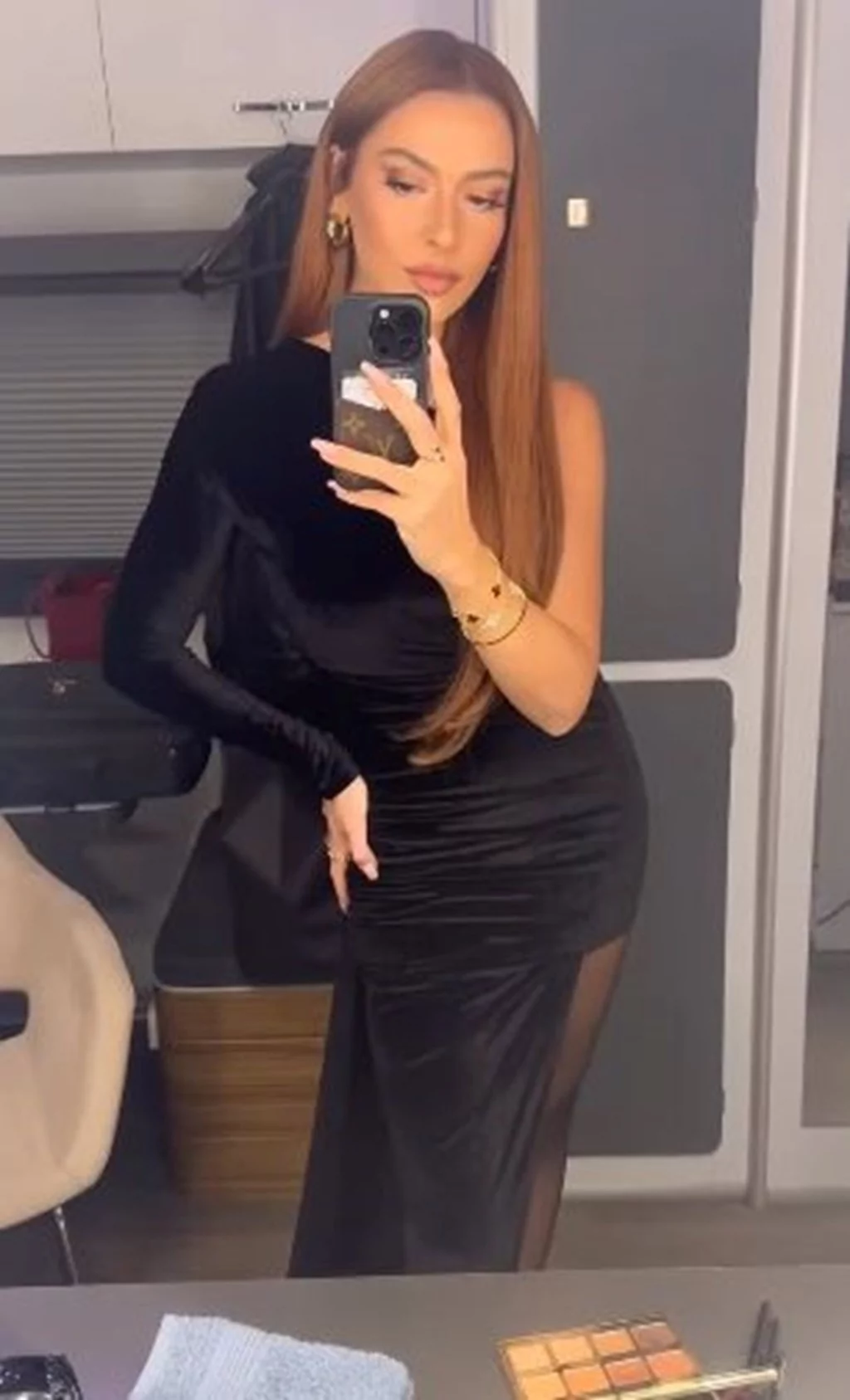 Hadise yeni imajı ile sarı saçlarına veda etti! İşte ünlülerin değişen imajları...