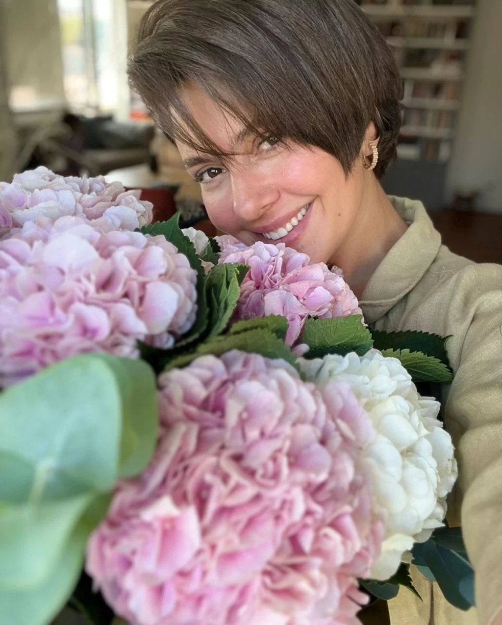 Hadise yeni imajı ile sarı saçlarına veda etti! İşte ünlülerin değişen imajları...