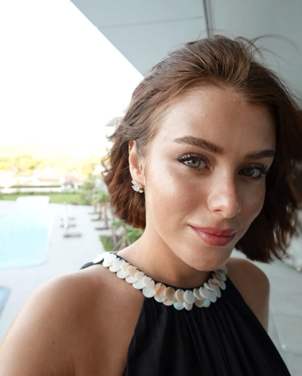 Hadise yeni imajı ile sarı saçlarına veda etti! İşte ünlülerin değişen imajları...