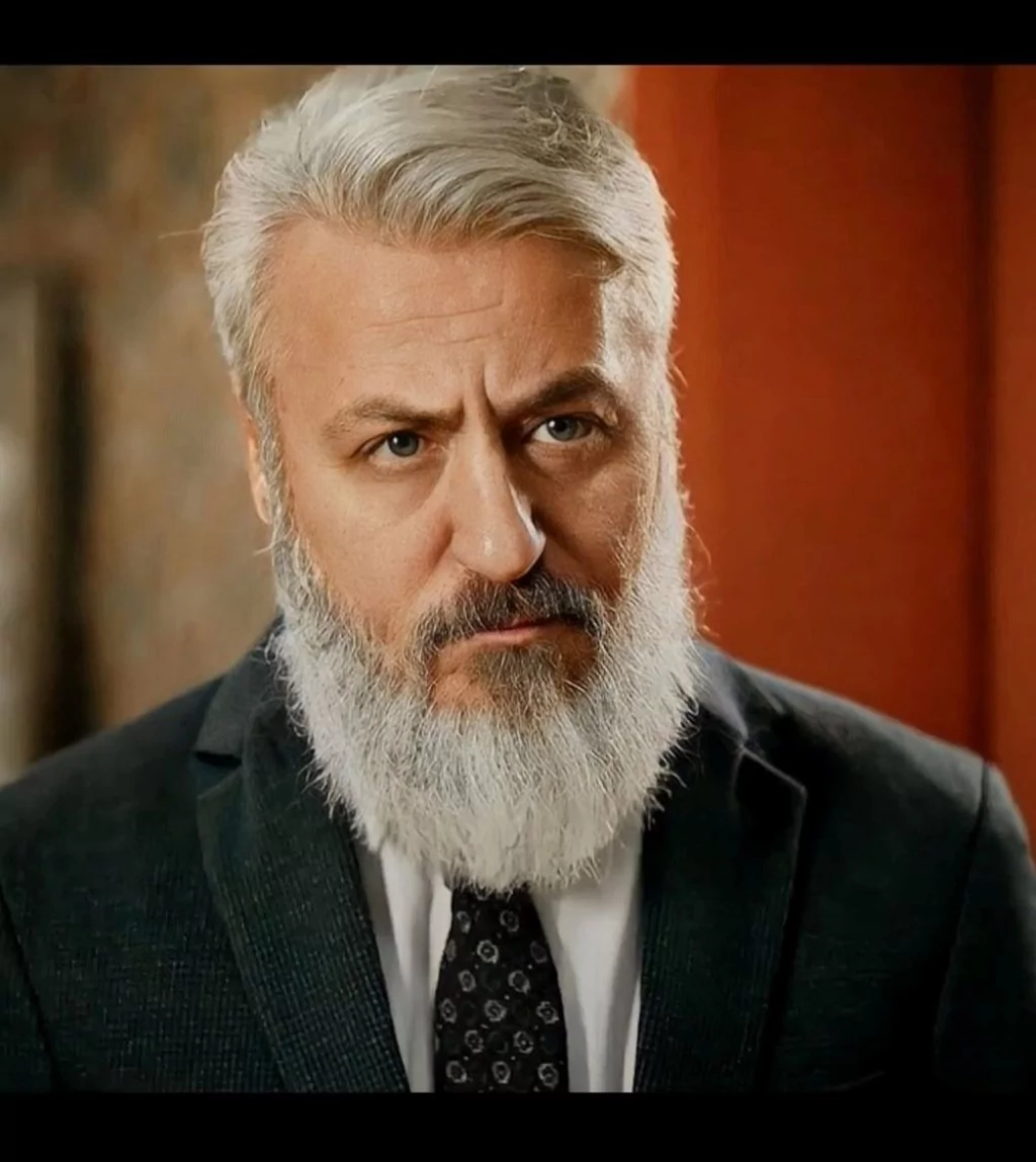 Hadise yeni imajı ile sarı saçlarına veda etti! İşte ünlülerin değişen imajları...