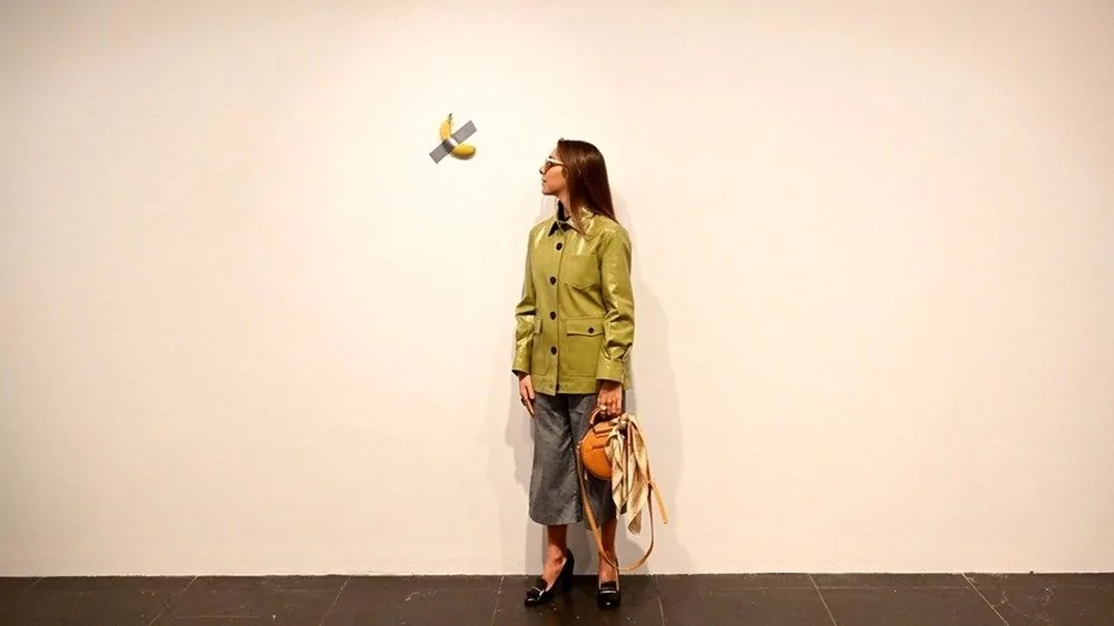 Muz rekor fiyata satıldı! Sanat dünyasını karıştıran duvara bantlanmış muz