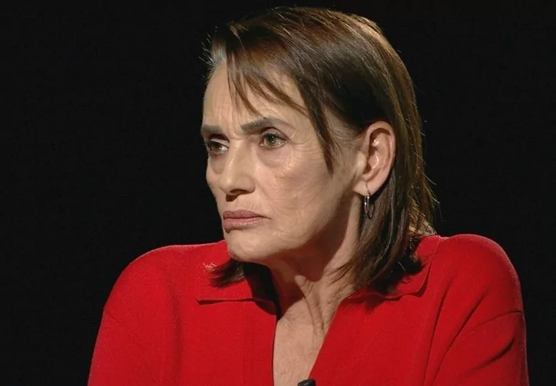 Nur Sürer: Öfkeli değildim ama çıkıntı bir çocuk oldum