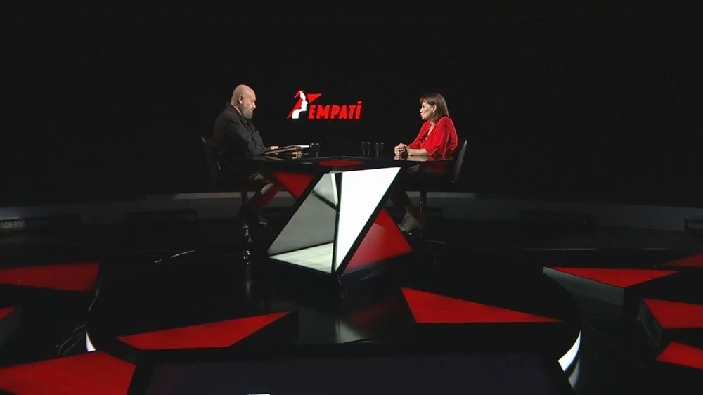 Nur Sürer: Öfkeli değildim ama çıkıntı bir çocuk oldum