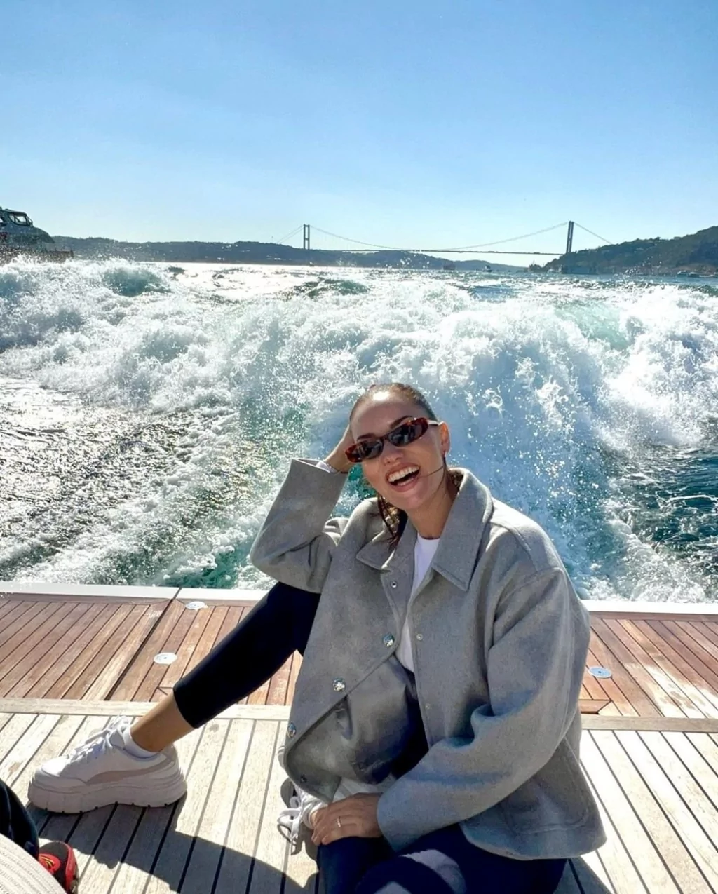 Fahriye Evcen, oğullarıyla tekne pozları paylaştı