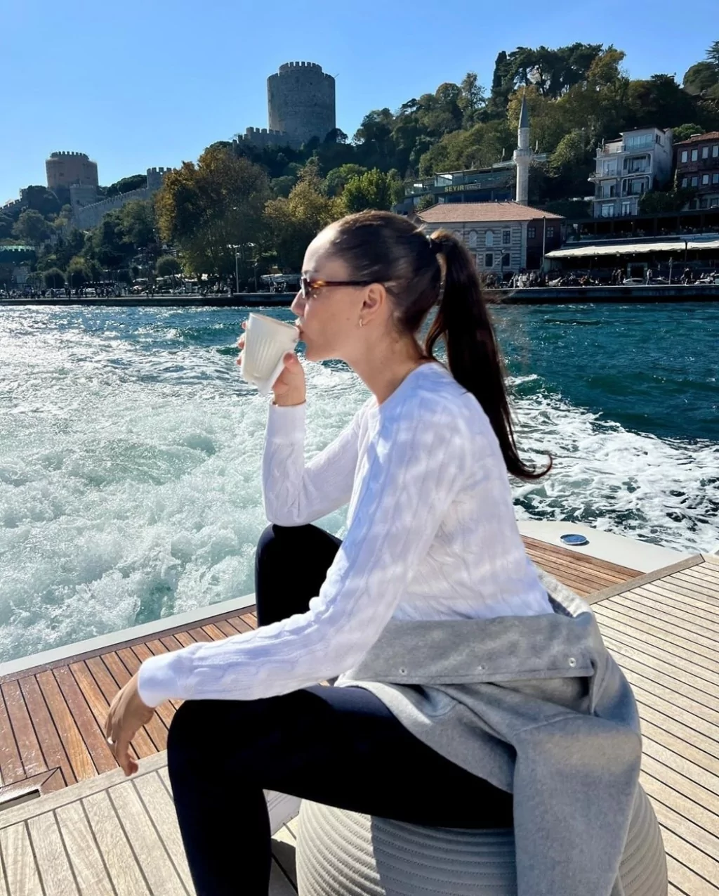 Fahriye Evcen, oğullarıyla tekne pozları paylaştı