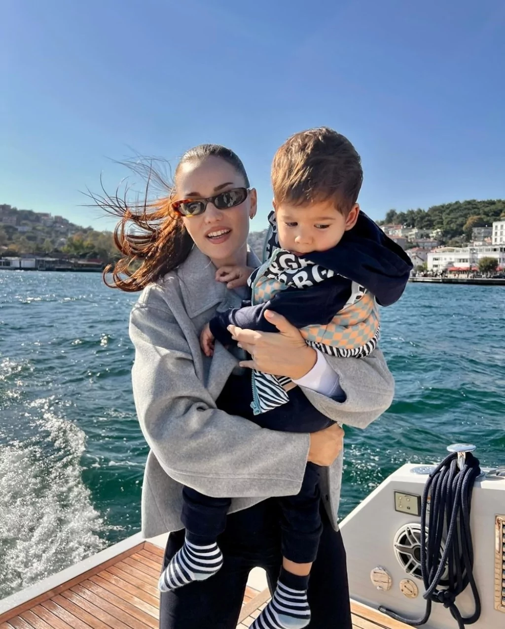 Fahriye Evcen, oğullarıyla tekne pozları paylaştı